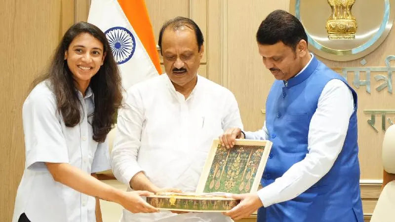 भारतीय महिला टीम की शानदार जीत पर महाराष्ट्र में जश्न, सीएम फडणवीस ने की इनाम की घोषणा