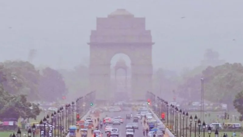 दिल्ली-NCR में बढ़ी ठंड, कई इलाकों में एक्यूआई फिर 'गंभीर' स्थिति में पहुंचा