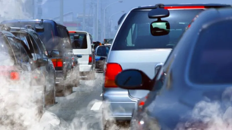 दिल्ली में बढ़ा प्रदूषण, लागू हुआ GRAP-3, जानिए क्या-क्या लगीं पाबंदियां