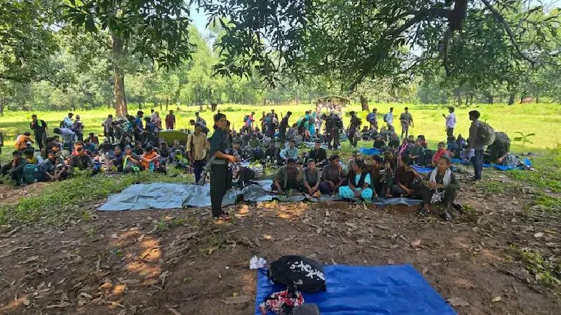 तेलंगाना पुलिस की बड़ी कामयाबी, 20-20 लाख के इनामी 3 सीसीएम समेत 37 माओवादियों ने किया आत्मसमर्पण