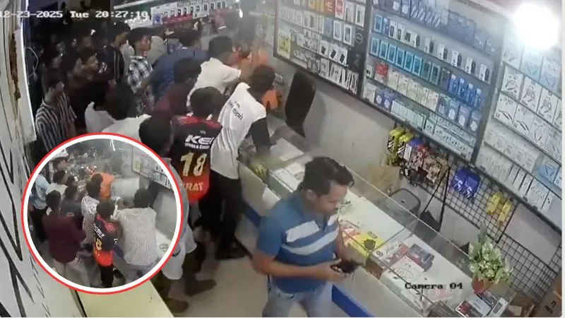 क्रिसमस पर विवादित पोस्ट पड़ा भारी! बजरंग दल के कार्यकर्ता पर भीड़ का हमला, लाठी, गमला, जूते चप्पल लेकर चढ़े लोग