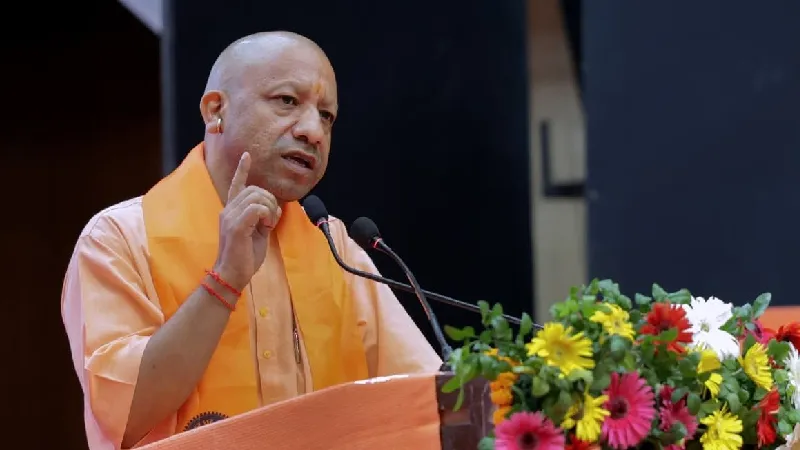 CM योगी की पश्चिमी यूपी पर कड़ी निगरानी… मेरठ-मुजफ्फरनगर जैसे जिलों के लिए जारी किए सख्त निर्देश, जानें पूरा मामला