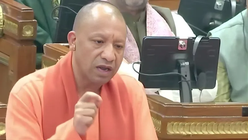 'न कर्फ्यू, न दंगा, यहां सब चंगा...', विधानसभा में CM योगी ने दी प्रदेश को सुरक्षा की गारंटी, कहा- बरेली के मौलाना से पूछ लो दंगाइयों का हाल