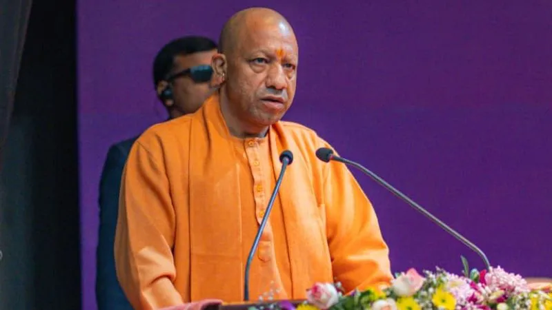 'पुलिस मंथन' में CM योगी बोले- जनप्रतिनिधियों का फोन उठाएं और संवाद करें अफसर, ह्यूमन इंटेलिजेंस से पता चलती है जमीनी हकीकत