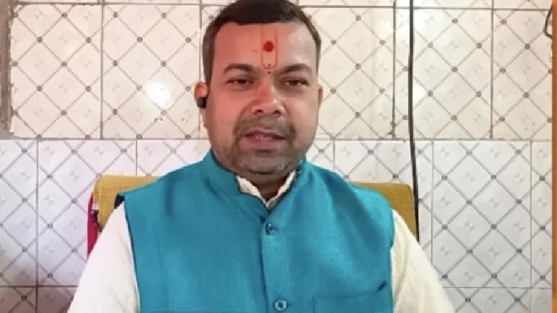 साल 2026 में शनि के तांबे के पांव किनके लिए अत्यंत कल्याणकारी है? आचार्य प्रमोद मिश्रा की भविष्यवाणी