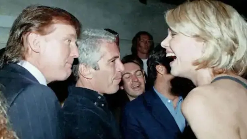 Epstein Files: ट्रंप-बिल गेट्स समेत कई नामचीन हस्तियों की प्राइवेट तस्वीरें जारी, खतरनाक स्कैंडल का काला सच आएगा बाहर!