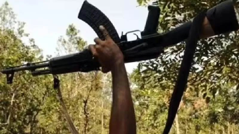 छत्तीसगढ़: सुकमा में नक्सलवाद पर करारा प्रहार, AK-47 के साथ 10 माओवादी हुए सरेंडर