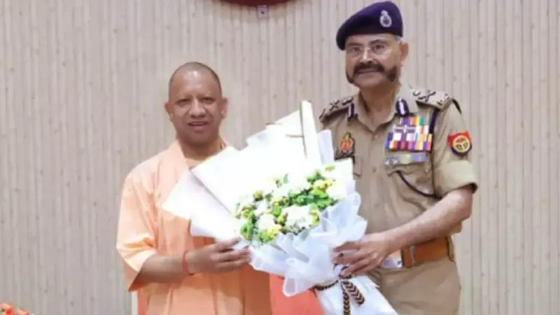 योगी सरकार का बड़ा फैसला, पूर्व डीजीपी प्रशांत कुमार बने उत्तर प्रदेश शिक्षा सेवा चयन आयोग के अध्यक्ष