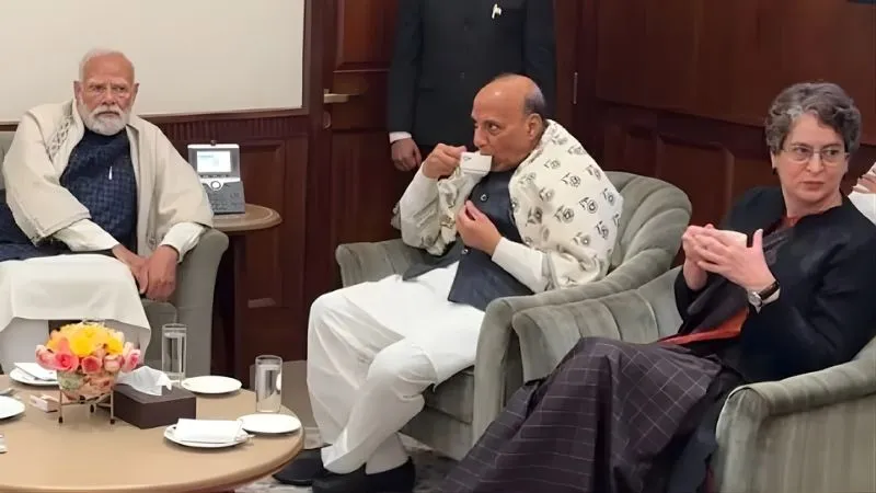 PM मोदी के साथ 'चाय पर चर्चा' कर प्रियंका ने दिए नए संकेत, क्या बदल रही है कांग्रेस की राजनीति और शक्ति का केंद्र?