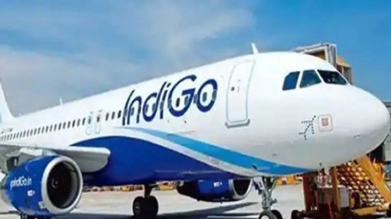 कुवैत-हैदराबाद इंडिगो फ्लाइट में बम धमकी, मुंबई में कराई गई इमरजेंसी लैंडिंग