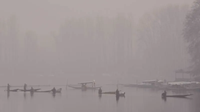 जम्मू-कश्मीर में दो महीने बाद मौसम बदलेगा, अगले 48 घंटे में बारिश और बर्फबारी की संभावना