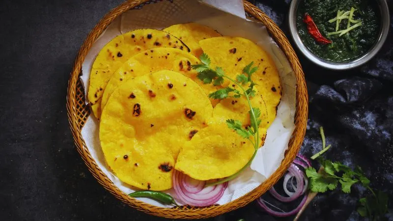 वजन घटाने से पाचन को दुरुस्त रखने तक, सेहत का खजाना है मक्के की रोटी, सर्दियों में मिलेंगे अनगिनत फायदे