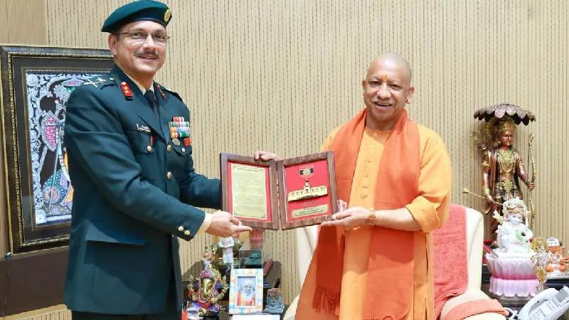 मेजर जनरल मनीष कुकरेती ने मुप्सा की कमान संभाली, CM योगी से की मुलाकात