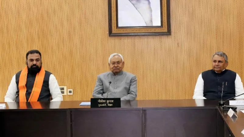 प्रगति यात्रा की योजनाओं पर एक्शन मोड में मुख्यमंत्री नीतीश कुमार, अफसरों को दिया अल्टीमेटम