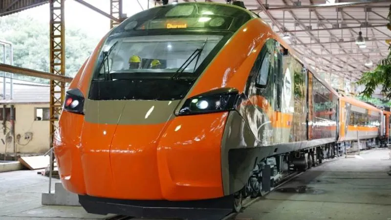 फ्लाइट कैंसिलेशन से राहत, दिल्ली–उधमपुर के बीच 3 दिन चलेगी स्पेशल वंदे भारत ट्रेन