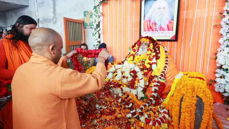 सीएम योगी ने डॉ. रामविलास वेदांती महाराज को दी श्रद्धांजलि, बोले- संपूर्ण जीवन अयोध्या धाम के विकास और रामकाज को समर्पित रहा