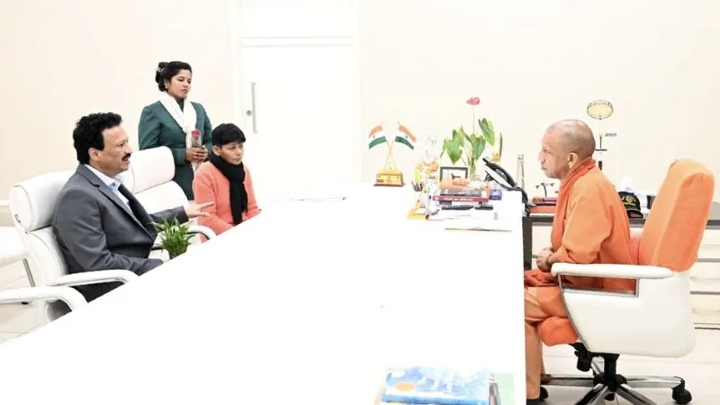 'गॉड ब्लेस यू योगी अंकल...', मेजर की बीमार बेटी को CM ने 24 घंटे में दबंगों के कब्जे से वापस दिलवाया मकान, खुशी से छलके अंजना के आंसू