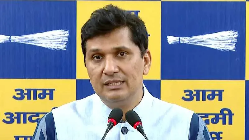 सीएम रेखा गुप्ता के घर से महज 400 मीटर दूरी पर रचना यादव की हत्या हुई, लेकिन वह पीड़ित परिवार से मिलने नहीं गईं- सौरभ भारद्वाज