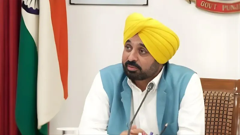 सिफारिश-देरी का खेल खत्म! भगवंत मान सरकार का डिजिटल मास्टरस्ट्रोक, 1.85 लाख लोगों को घर बैठे मिलीं 437 सेवाएं