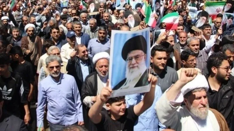 ईरान में हिंसक प्रदर्शन तेज... भारत ने जारी की ट्रैवल एडवाइजरी, गैर जरूरी यात्रा से बचने की अपील