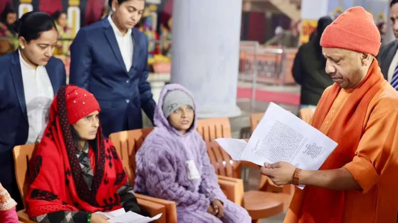 जनता दर्शन में मुख्यमंत्री ने सुनीं 150 लोगों की समस्याएं, अधिकारियों को दिए निर्देश, शीघ्रता से करें समस्याओं का निस्तारण