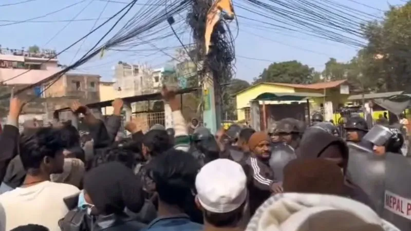 नेपाल में फिर बवाल, मस्जिद में तोड़फोड़ के बाद भड़की हिंसा, भारत-नेपाल बॉर्डर हुआ सील