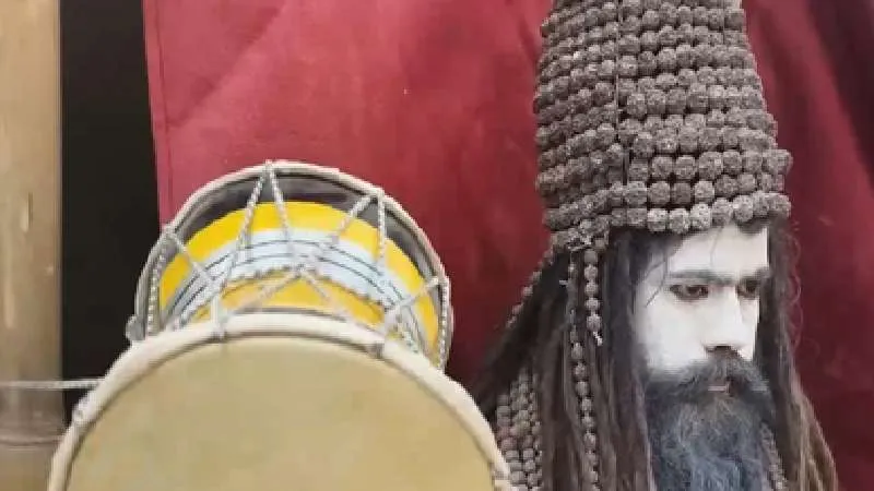 महाकुंभ 2025 के बाद आस्था का सबसे बड़ा संगम बना माघ मेला, 11,000 रुद्राक्ष धारण किए नागा साधु बने आकर्षण