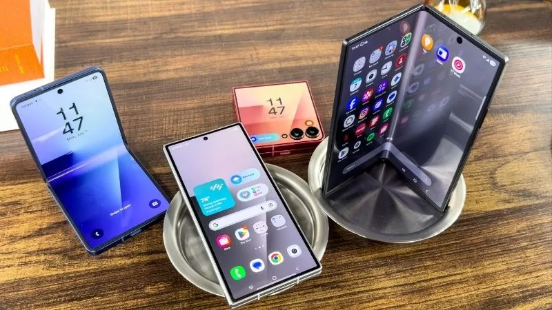 नए साल में ग्राहकों पर दोहरी मार, मोबाइल फोन के बढ़े दाम, डिस्काउंट भी हुए कम