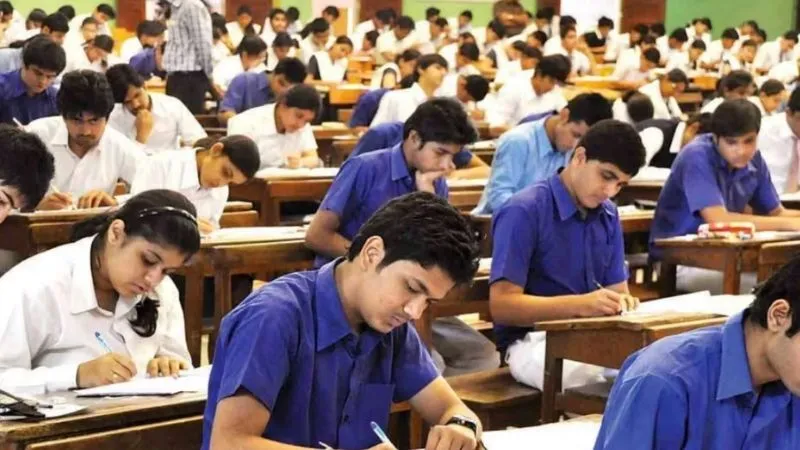 छात्राओं और छात्रों के लिए अलग-अलग दूरी पर होगा परीक्षा केंद्र, जानिए यूपी बोर्ड की नई गाइडलाइन