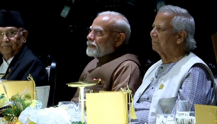 थाईलैंड में Modi ने की Yunus से मुलाक़ात, द्विपक्षिय बैठक में आपसी सहयोग और शांति पर दिया ज़ोर