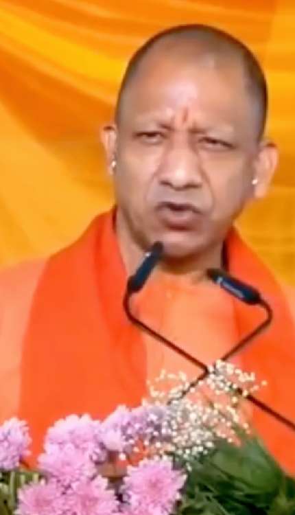 जो लोग अपने बच्चों को मोबाइल देने वाले एक बार CM योगी को जरूर सुन ले