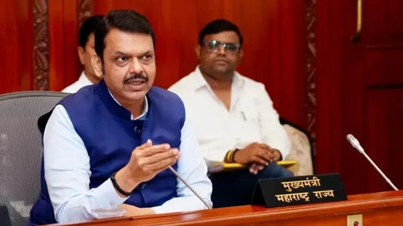 महाराष्ट्र में कट्टरपंथ पर प्रहार की तैयारी... VHP के फैसले के साथ खड़ी फडणवीस सरकार