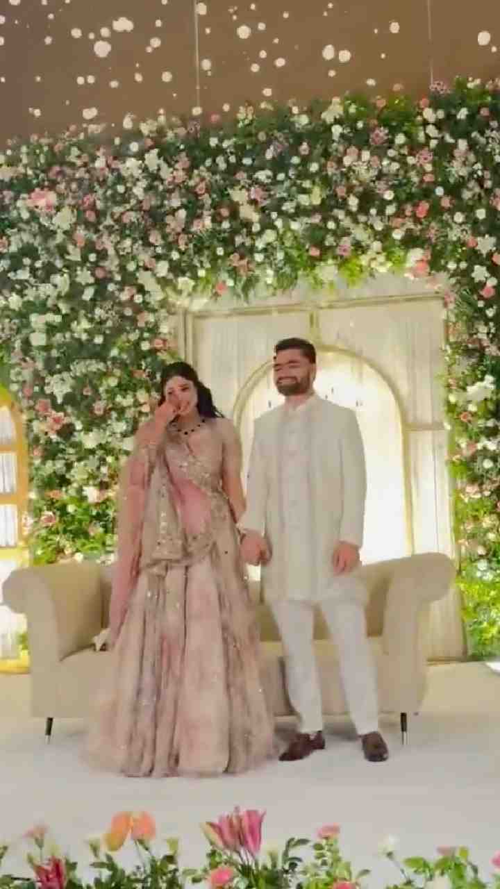 क्रिकेटर रिंकू सिंह ने सांसद प्रिया संग की सगाई