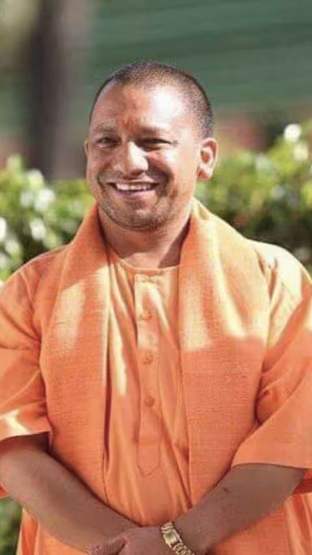 53 साल के हुए सीएम योगी, PM मोदी-शाह-राजनाथ समेत मायावती ने भी दी बधाई