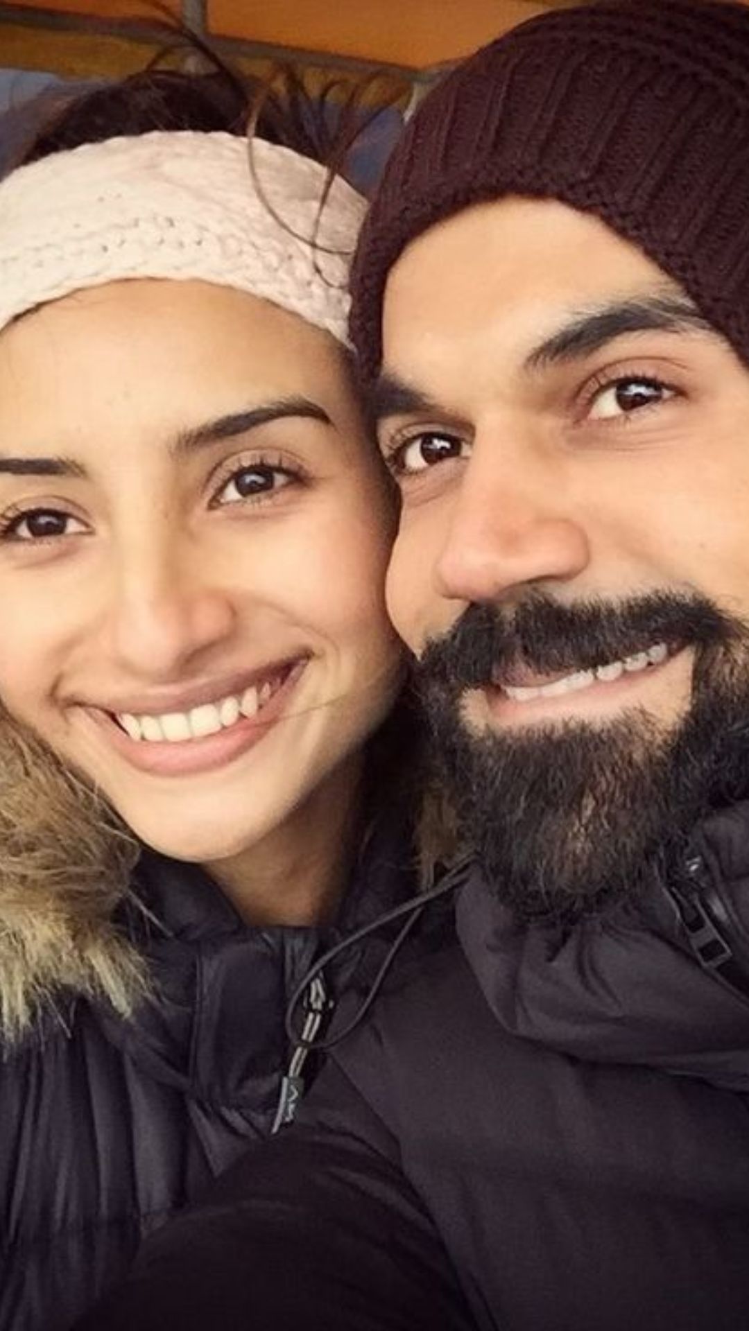 सादगी में बसी मोहब्बत – देखिए राजकुमार और पत्रलेखा की लव स्टोरी तसवीरों में