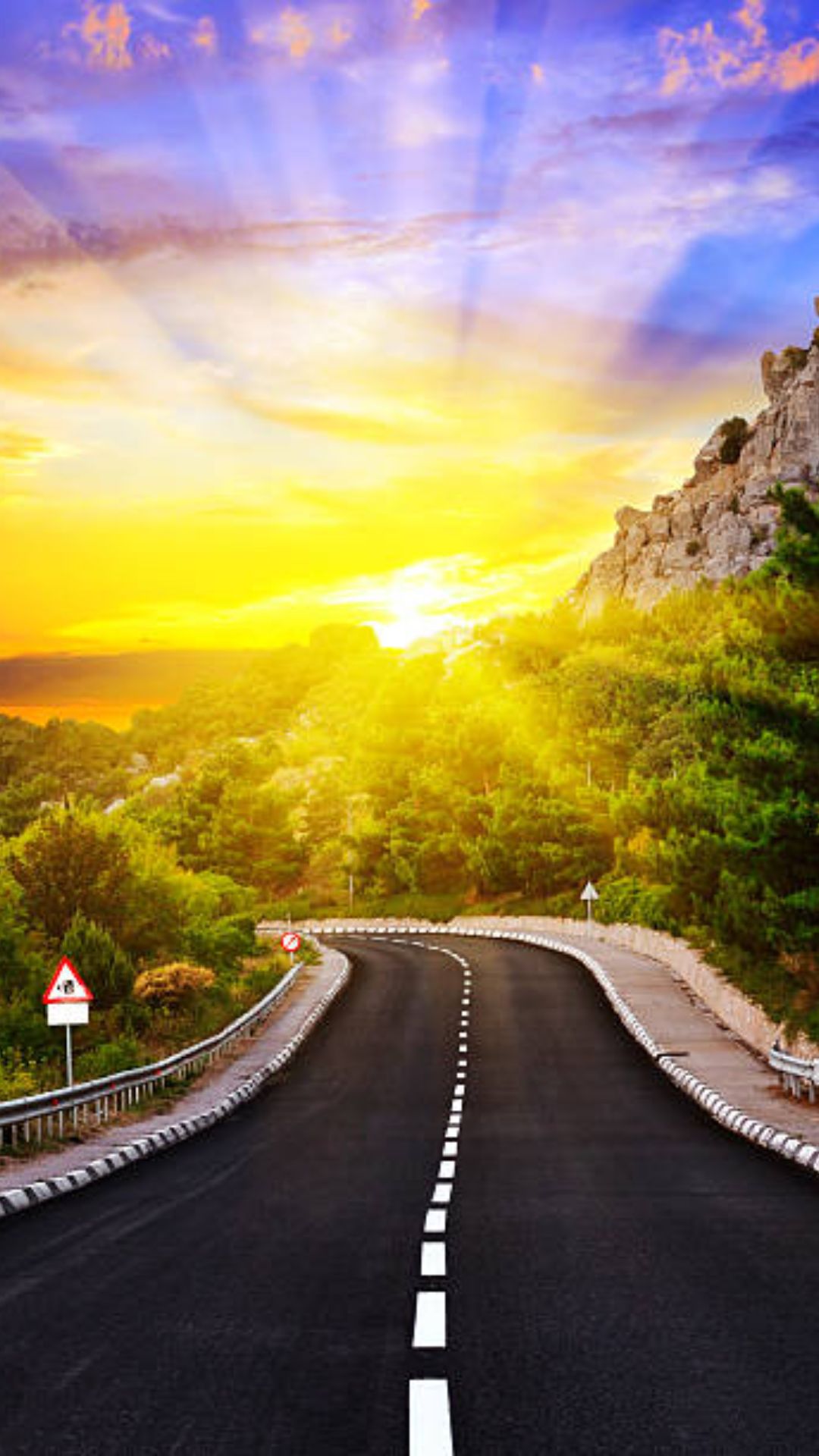 समंदर की ठंडी हवा से लेकर पहाड़ों की बर्फीली चोटियों तक – भारत की 7 सबसे रोमांचक रोड ट्रिप्स..