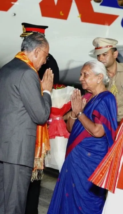 वाराणसी के दौरे पर पहुंचे मॉरीशस के प्रधानमंत्री, हुआ जोरदार स्वागत