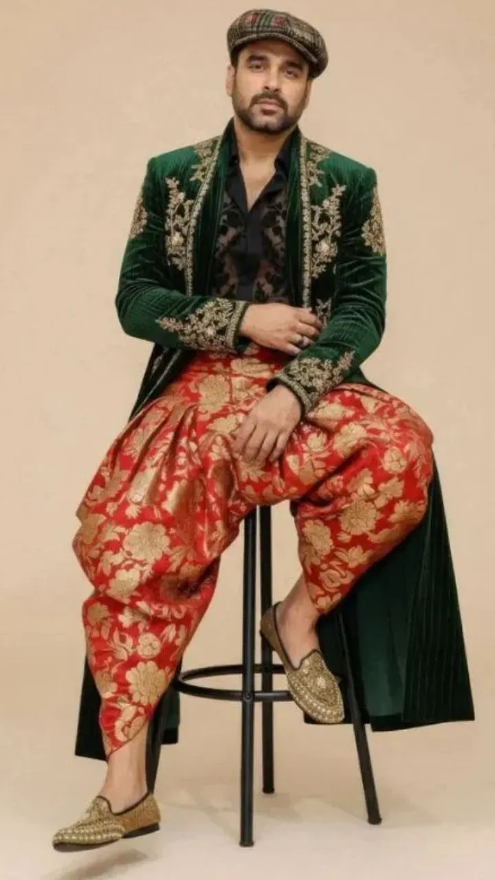 पंकज त्रिपाठी का अतरंगी लुक : रणवीर सिंह बोले- 'आप बिगड़ गए?'