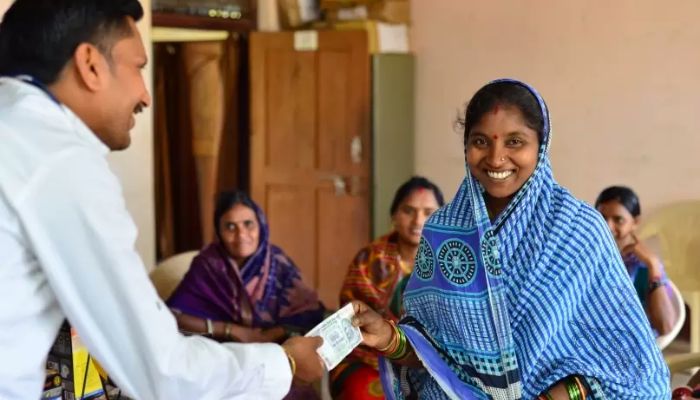 Mahtari Vandana Yojana: अगर आपके खाते में अभी तक नहीं पंहुचा योजना का पैसा तो तुरंत ऐसे करें कंप्लेंट